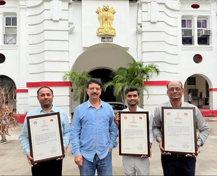 बनारस के डाक कर्मियों को मिला सम्मान