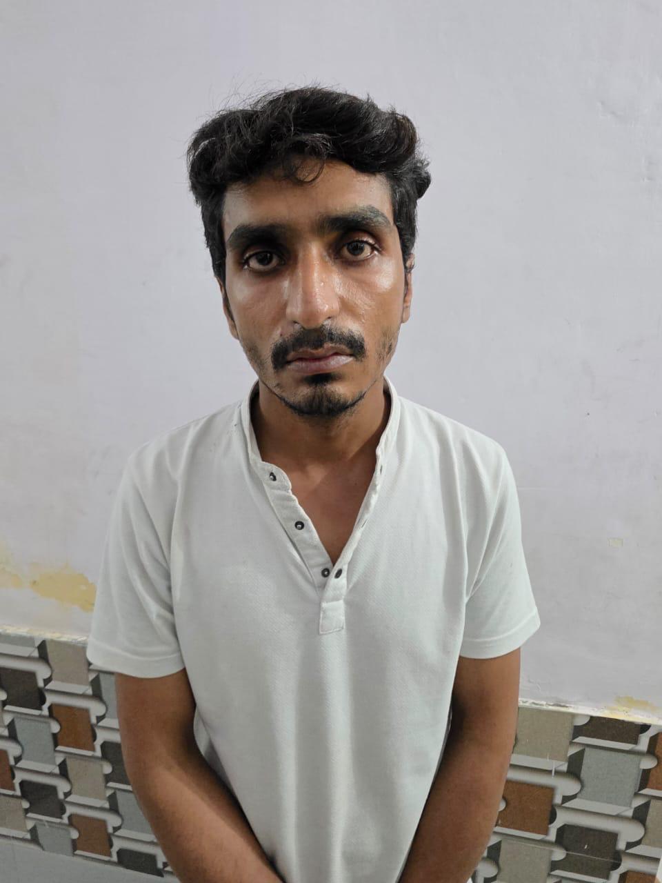 एसटीएफ के हत्थे चढ़ा 50 हजार का इनामिया