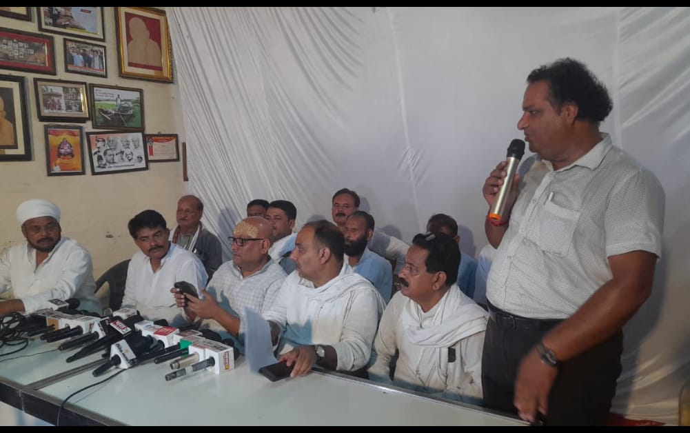 राहुल गांधी के ‘हाइड्रोजन बम’ बयान से बनारस में भी हलचल