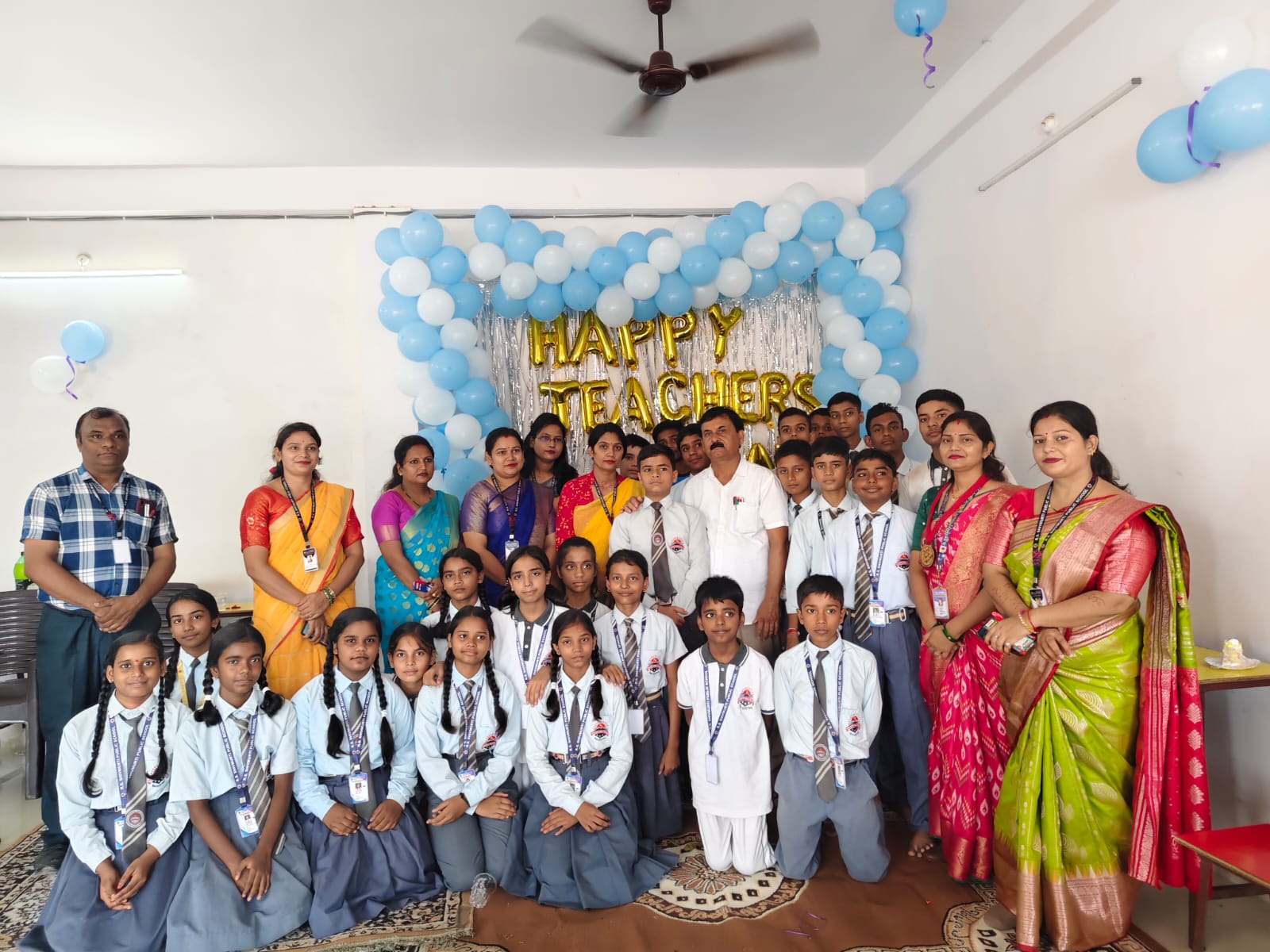 आर. एस. शिवमूर्ति पब्लिक स्कूल, रोहनिया में शिक्षक दिवस पर हुआ भव्य आयोजन