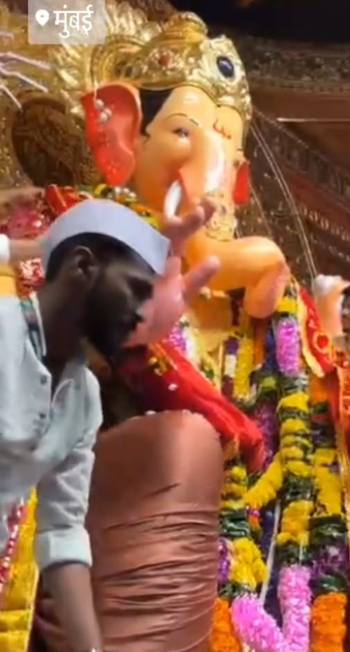 मुंबई के लालबाग के राजा को काशी विश्वनाथ का आशीर्वाद, नमामि गंगे ने अर्पित किया 11 मीटर लंबा दुपट्टा