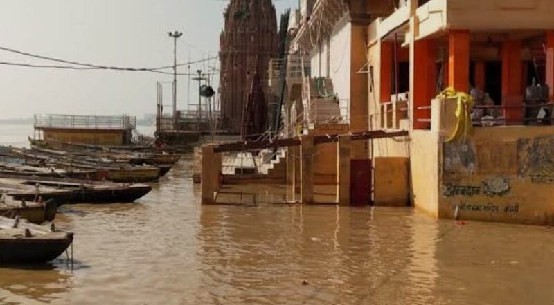 तेजी से बढ़ रहा गंगा का जलस्तर