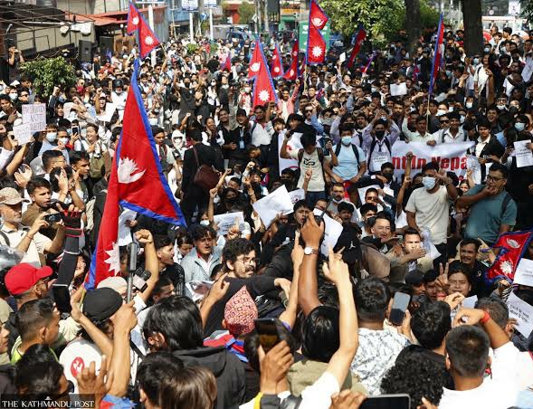 नेपाल में सोशल मीडिया बैन के खिलाफ संसद घेरा