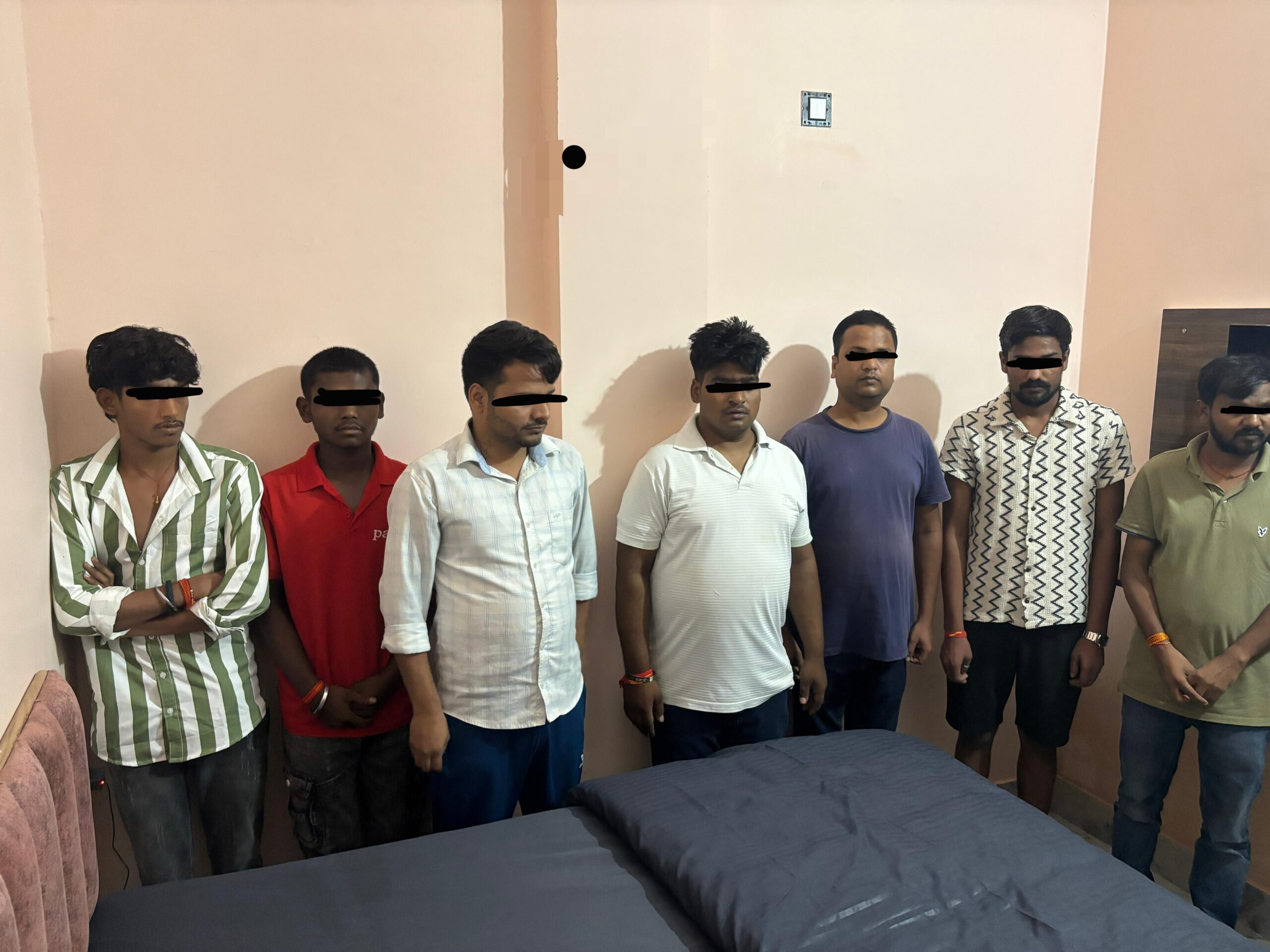 चितईपुर में होटल की आड़ में देह व्यापार का भंडाफोड़