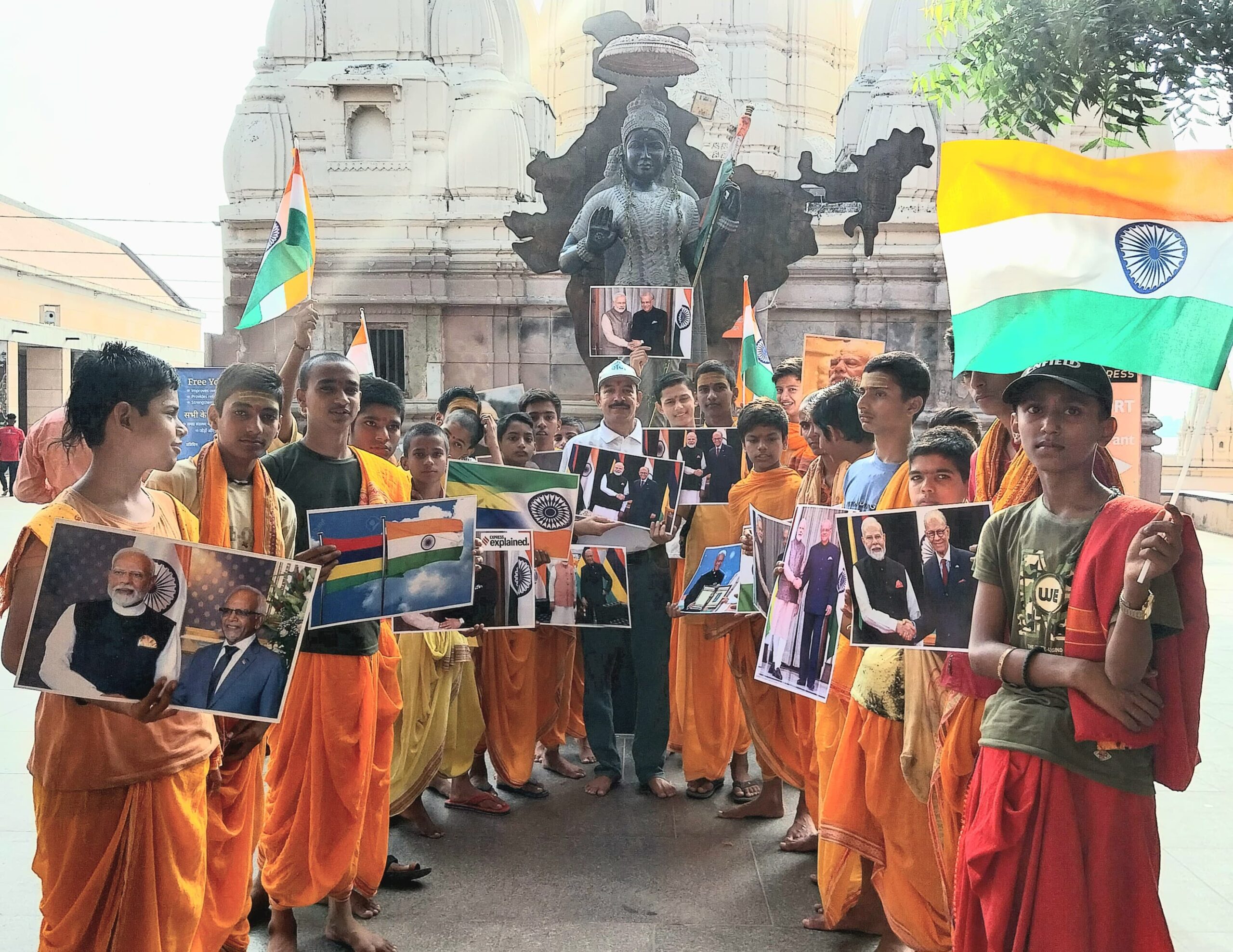 भारत-मॉरीशस संबंधों की प्रगाढ़ता के लिए काशी विश्वनाथ धाम में प्रार्थना