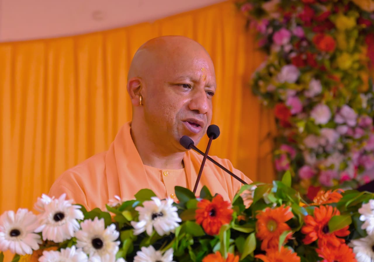 अयोध्या : मुख्यमंत्री योगी ने अयोध्या में दिगंबर अखाड़ा और स्वामी हर्याचार्य जी की पुण्यतिथि कार्यक्रम में लिया हिस्सा