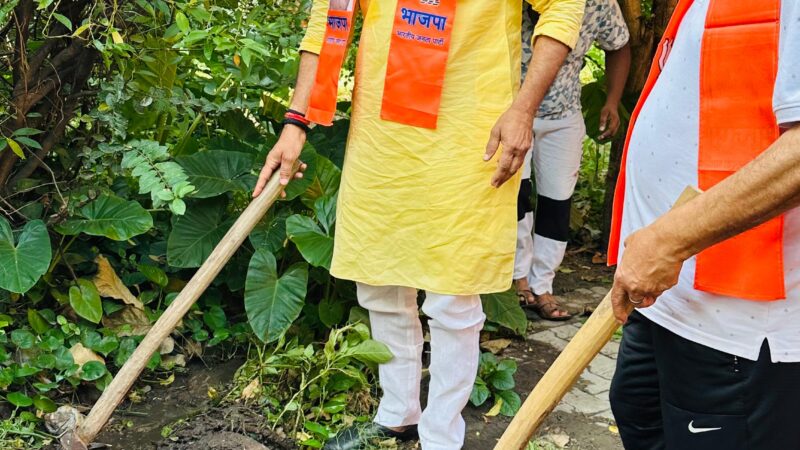 महास्वच्छता अभियान में सिगरा क्षेत्र चमका, पूर्व व वर्तमान महापौर ने थामी झाड़ू