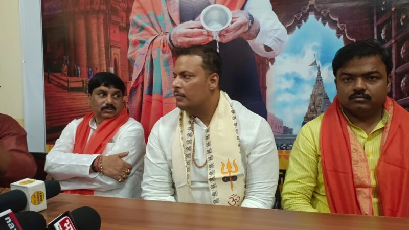 वाराणसी : बीजेपी नेता प्रांशु दत्त ने साधा सरकार पर निशाना