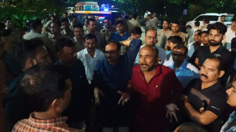 वाराणसी : नो-इंट्री विवाद में अधिवक्ता की पिटाई का आरोप, ट्रॉमा सेंटर में भर्ती