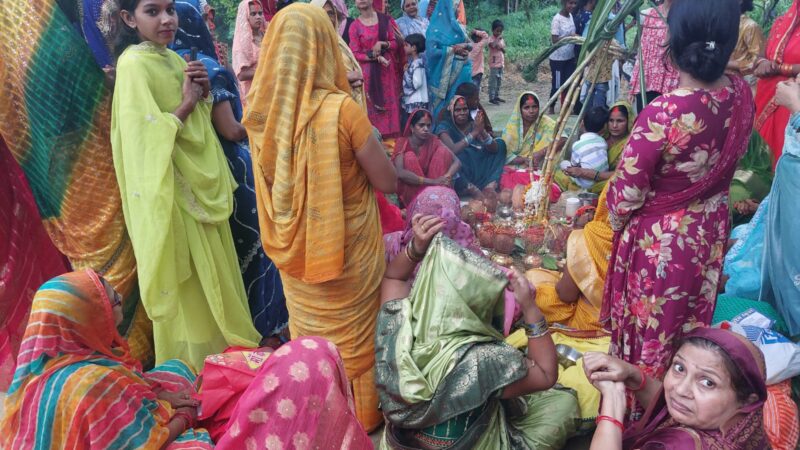 सेवापुरी में ज्युतिया पर्व की धूम, व्रती महिलाओं ने संतानों की लंबी आयु के लिए रखा निर्जला व्रत