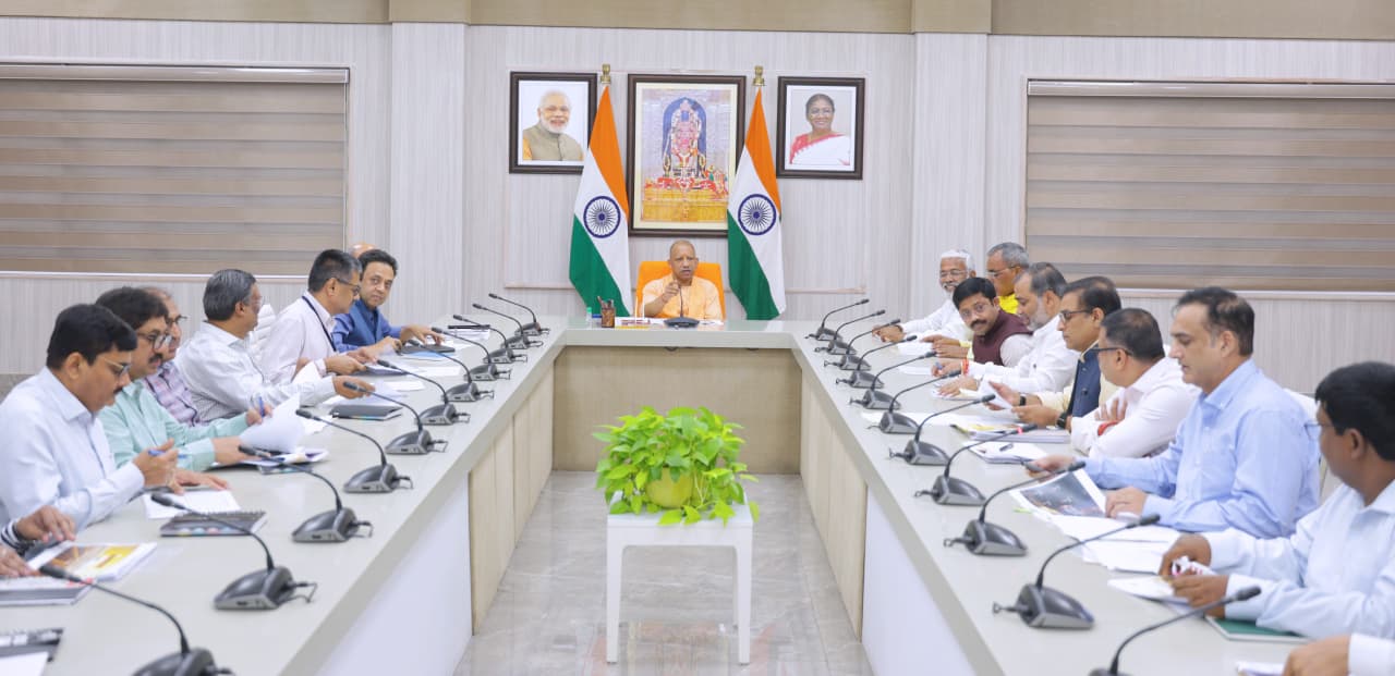 सड़कों की स्थिति प्रदेश की छवि से जुड़ी इसमें लापरवाही बर्दाश्त नहीं : मुख्यमंत्री