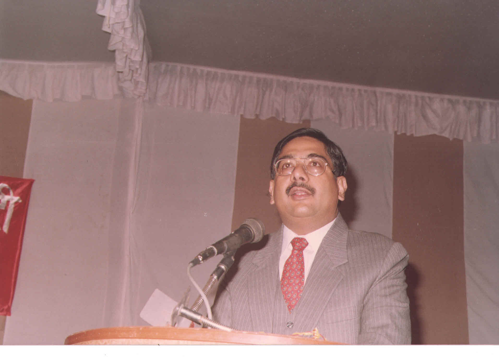 पूर्व जिलाधिकारी एवं कमिश्नर वाराणसी श्री सौरभ चन्द्रा का निधन, लोकप्रिय IAS अधिकारी की सेवाओं को हमेशा याद किया जाएगा