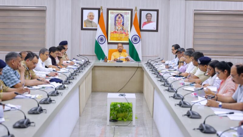 लखनऊ: मुख्यमंत्री योगी ने दिए पर्व-त्योहारों के सुचारू आयोजन के निर्देश, मिशन शक्ति 5.0 की तैयारियां शुरू