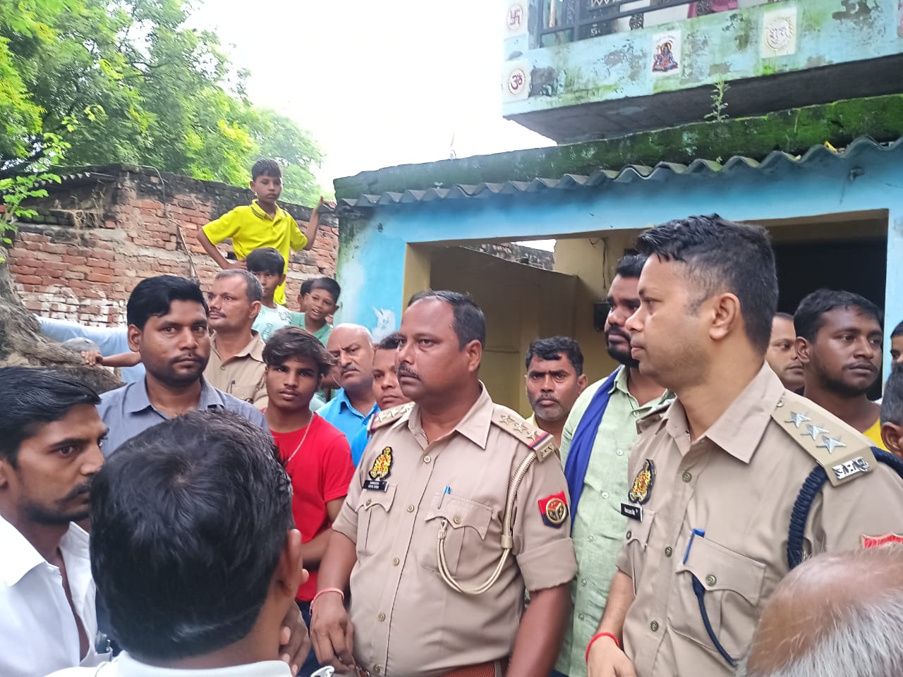 वाराणसी: चोलापुर में बाबा साहेब अंबेडकर की मूर्ति क्षतिग्रस्त