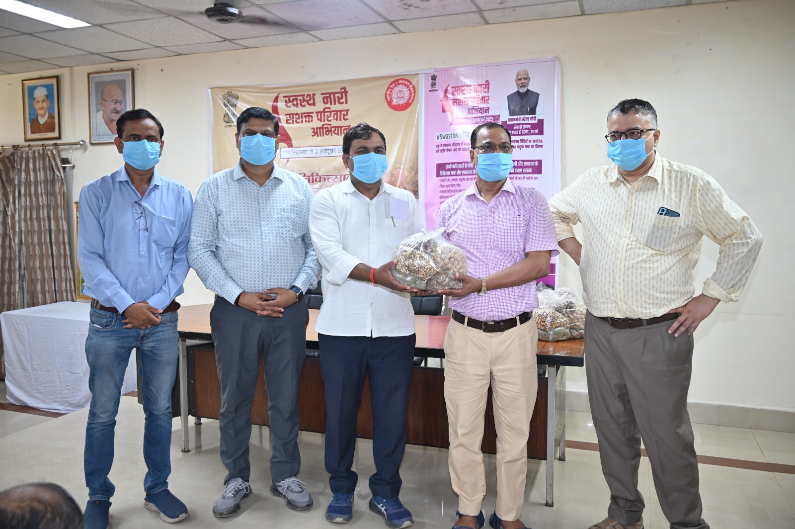 बरेका में “स्वस्थ नारी, सशक्त परिवार” अभियान: टीबी मरीजों को पोषण पोटली वितरित