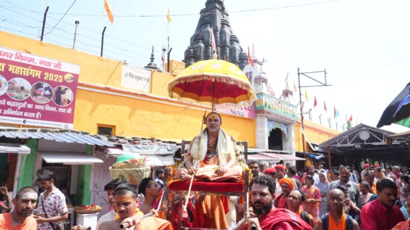 गूँजी गौ-रक्षा की पुकार, शंकराचार्य ने दिलाया संकल्प