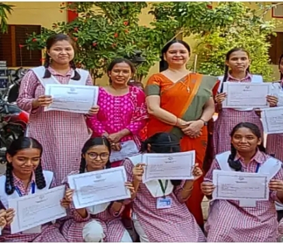 वाराणसी: मिशन शक्ति 5.0 के तहत अर्चना राजभर बनीं एक दिन की जिला विद्यालय निरीक्षक
