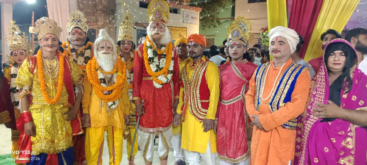 वाराणसी : फुलवरिया में परंपरागत श्रीरामलीला, गंगा-जमुनी तहज़ीब की मिसाल