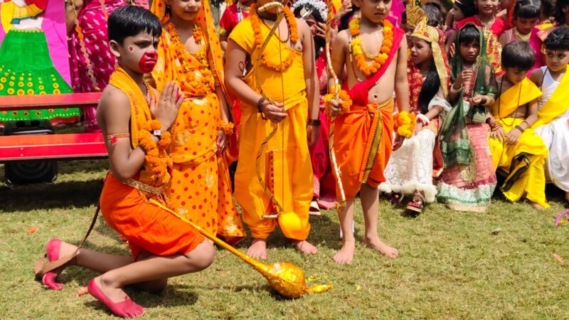 वाराणसी के आर.एस. शिव मूर्ति स्कूल में नवरात्रि और दशहरा का भव्य उत्सव