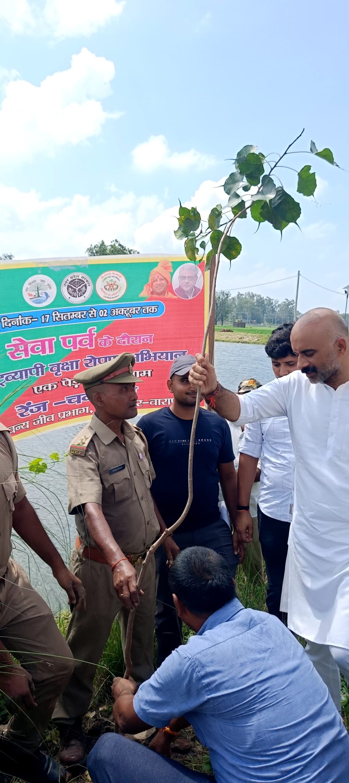 सेवा पर्व पर विधायक सुशील सिंह ने किया वृक्षारोपण
