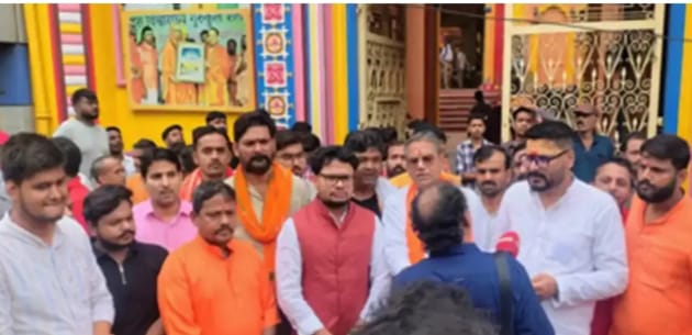 हनुमान मंदिर में लाउडस्पीकर विवाद के बाद हिंदू संगठनों ने किया सामूहिक हनुमान चालीसा पाठ