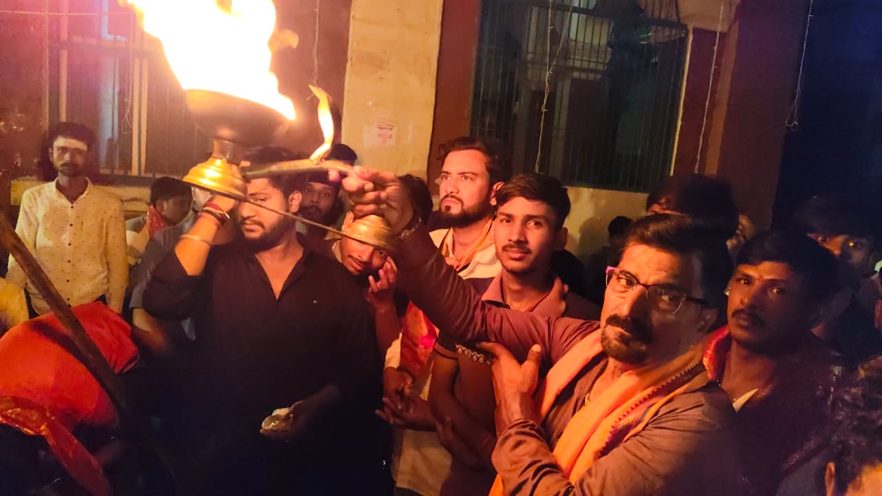 सनातन धर्म इंटर कॉलेज दुर्गा पूजा समिति का भव्य विसर्जन