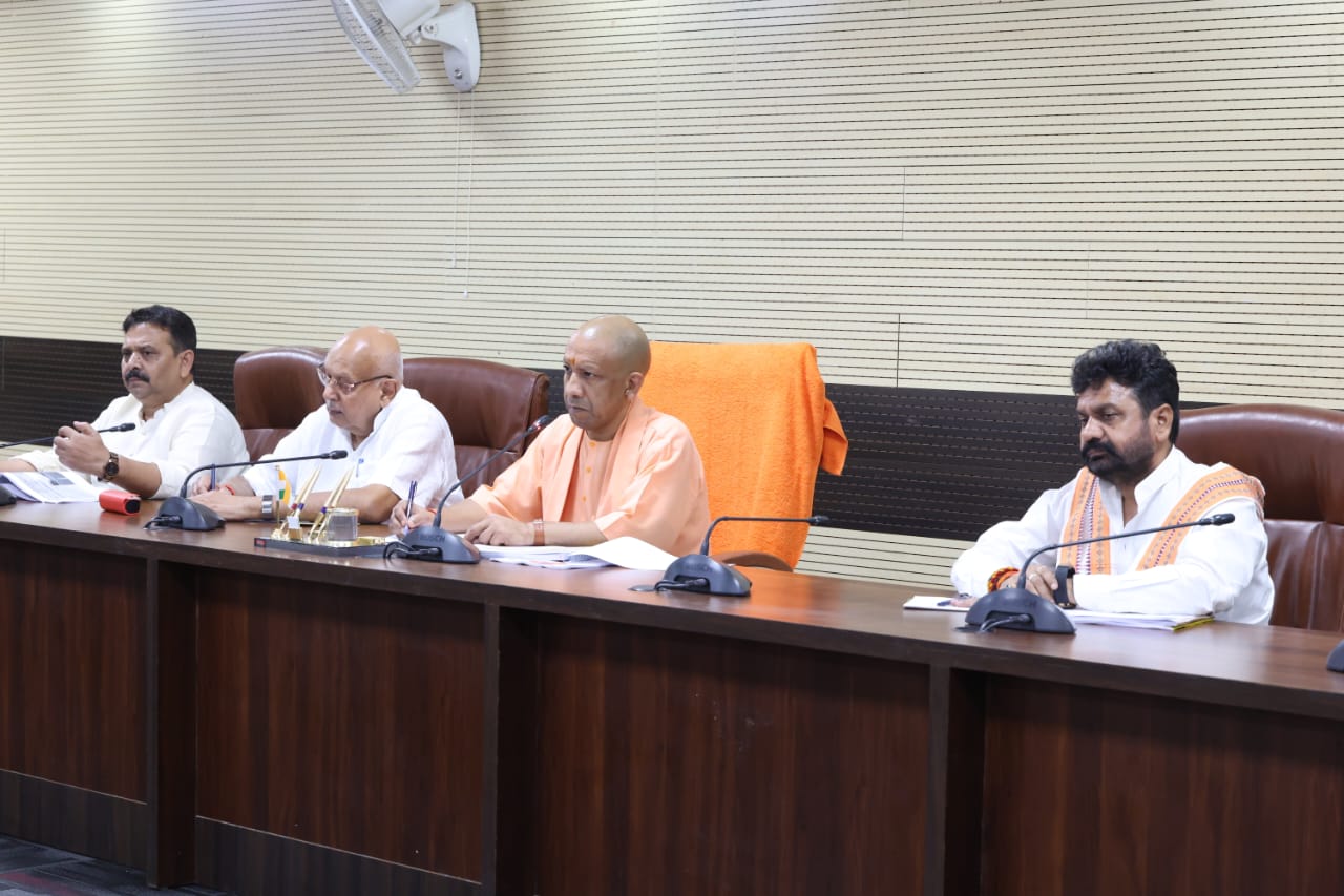 मुख्यमंत्री का दौरा: अवैध कब्जे हटाने, विकास कार्यों और कानून व्यवस्था पर जोर