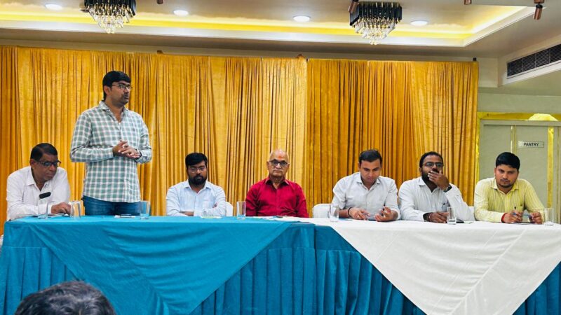 बिजली कर्मचारियों ने अपनी लड़ाई को और तेज करने का किया ऐलान