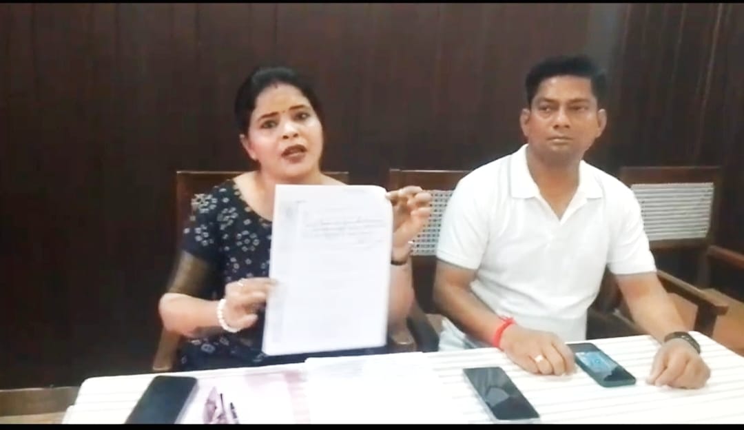 महिला व्यापार मंडल की अध्यक्ष ने किया व्यापारियों से उगाही और धमकी का खुलासा