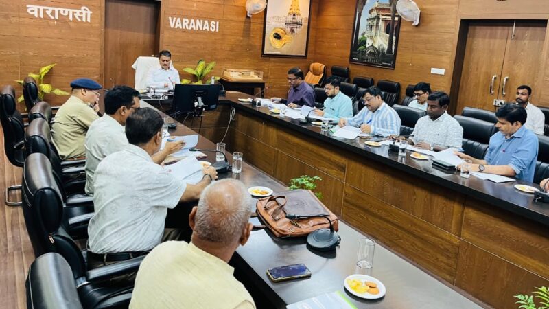 मंडलायुक्त ने स्कूली वाहनों और ब्लैक स्पॉट्स पर कठोर कार्रवाई के दिए निर्देश