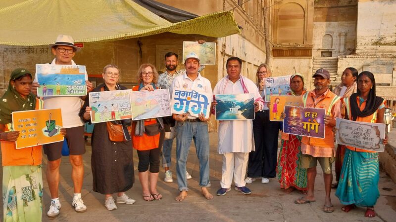 दीपावली पर गंगा में न बहाएं पूजन सामग्री