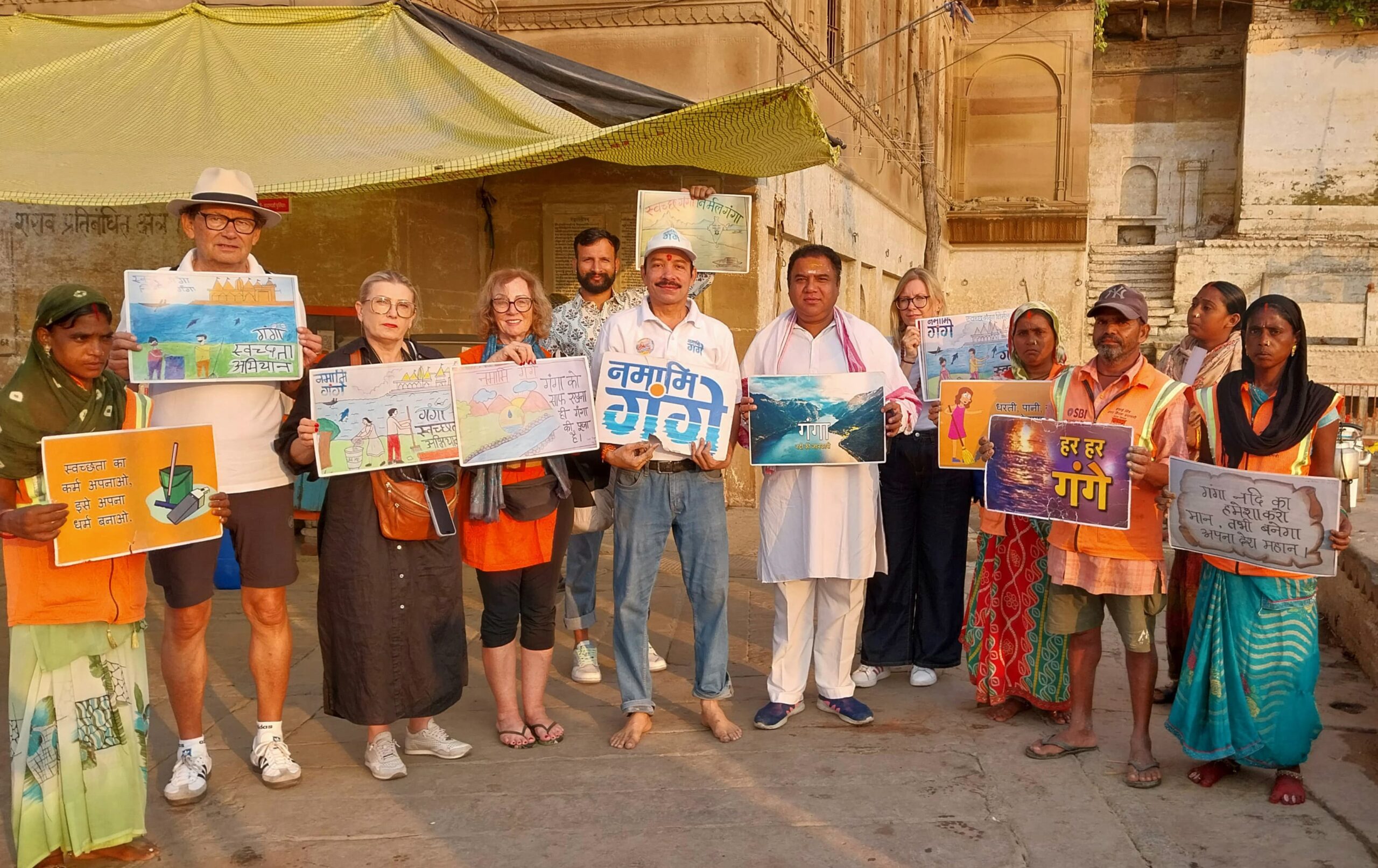 दीपावली पर गंगा में न बहाएं पूजन सामग्री