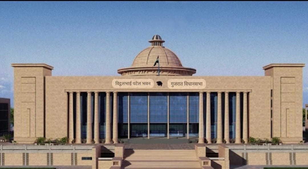 गुजरात में मंत्रिमंडल में बड़ा फेरबदल: सीएम भूपेंद्र पटेल को छोड़कर सभी 16 मंत्रियों ने इस्तीफा सौंपा, कल शपथ ग्रहण समारोह