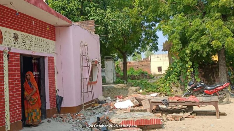 प्रतापगढ़: छज्जा गिरने से दादी-पोते की मौत