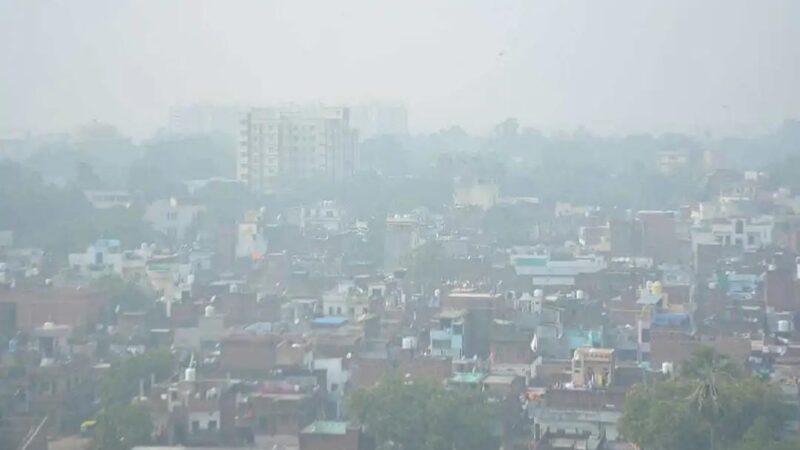 दीपावली की आतिशबाजी से बिगड़ी काशी की हवा :- AQI पहुंचा 236,सुबह आसमान में दिखा धुंध, बच्चों और अस्थमा मरीज को खतरा