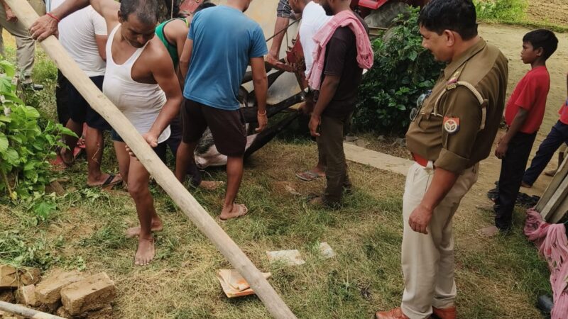 कुएं में गिरी नील गाय की दर्दनाक मौत