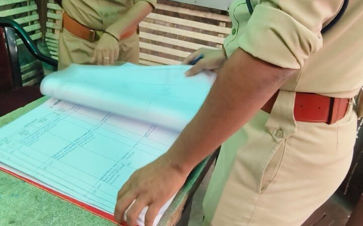 वाराणसी: डीसीपी गोमती ज़ोन ने किया थाना राजातालाब का औचक निरीक्षण