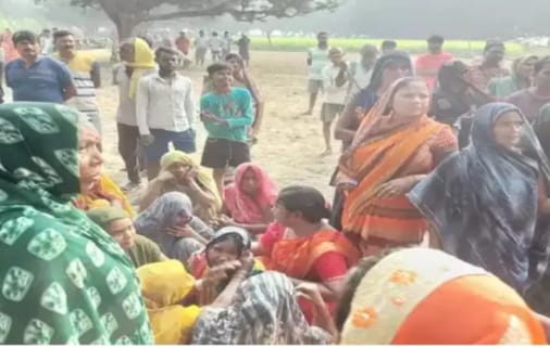 पेड़ से लटकता मिला ऑटो चालक का शव, हत्या की आशंका