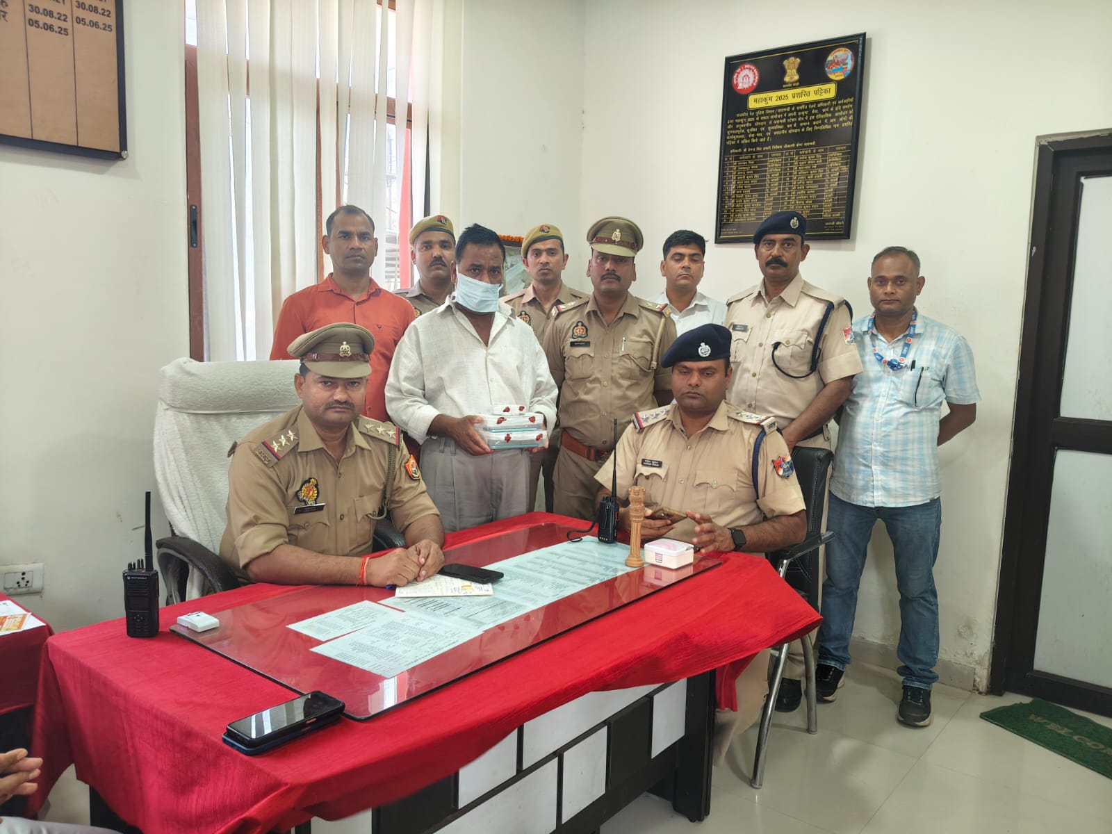 जीआरपी कैण्ट ने चोरी के मोबाइल और ज्वैलरी के साथ चोर को किया गिरफ्तार