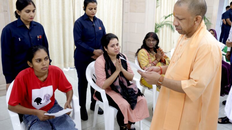 लखनऊ: मुख्यमंत्री ने ‘जनता दर्शन’ में समस्याओं त्वरित निस्तारण के दिए निर्देश