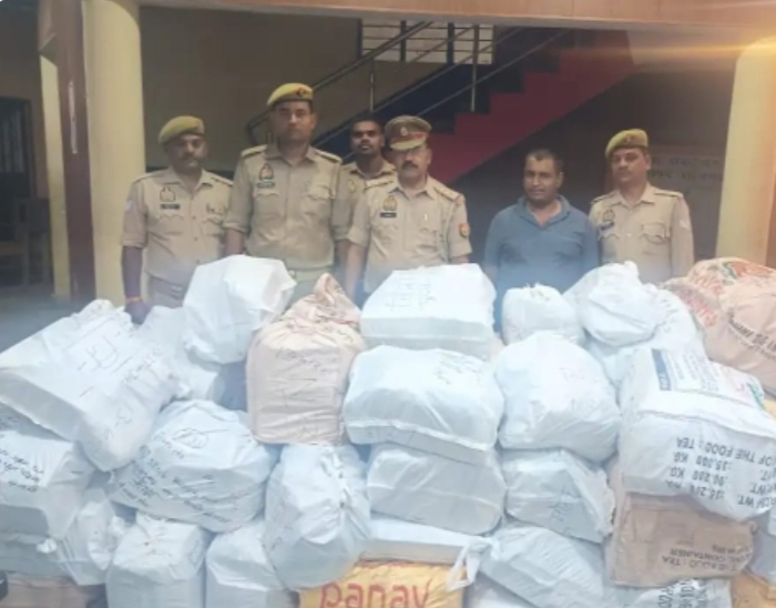 सोनभद्र में अवैध पटाखों पर बड़ी कार्रवाई, दो क्विंटल माल बरामद, एक गिरफ्तार