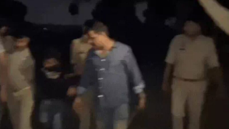 आगरा : ढाई लाख रुपए के लिए भतीजे का अपहरण, पुलिस ने दो को मारी गोली