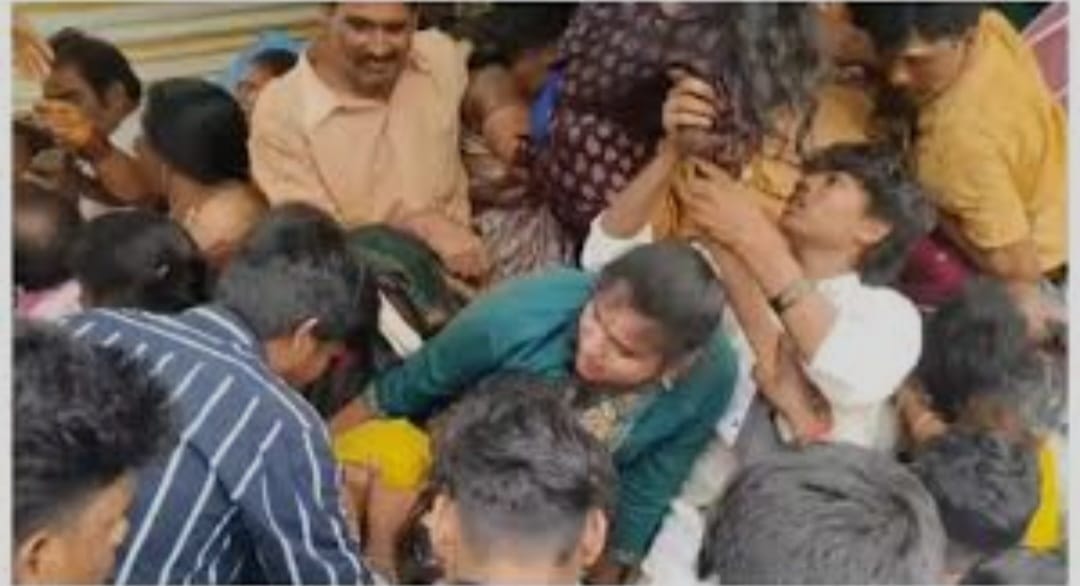 आंध्र प्रदेशः काशीबुग्गा मंदिर में एकादशी पर भगदड़, 9 की मौत; कई घायल