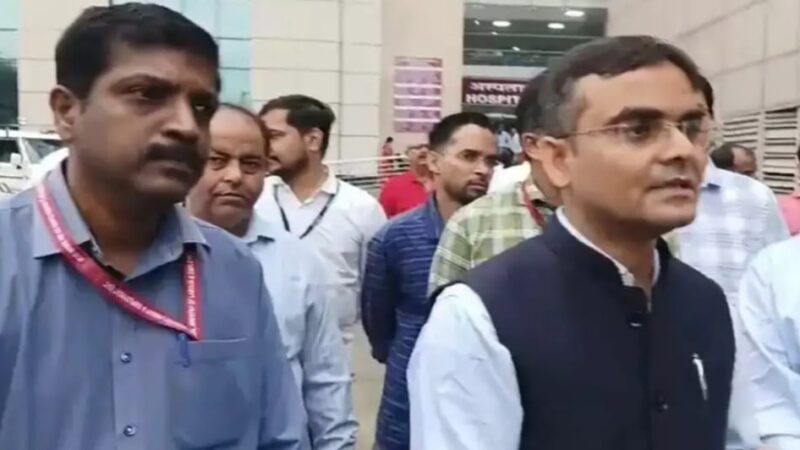 जिलाधिकारी ने  ईएसआईसी अस्पताल का किया औचक निरीक्षण