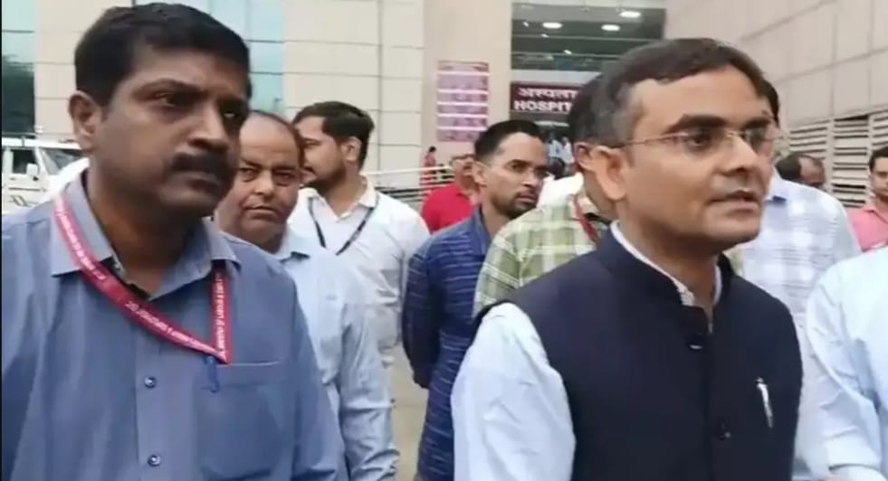 जिलाधिकारी ने  ईएसआईसी अस्पताल का किया औचक निरीक्षण