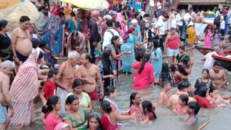 हरिप्रबोधिनी एकादशी पर लाखों श्रद्धालुओं ने लगाई गंगा में आस्था की डुबकी