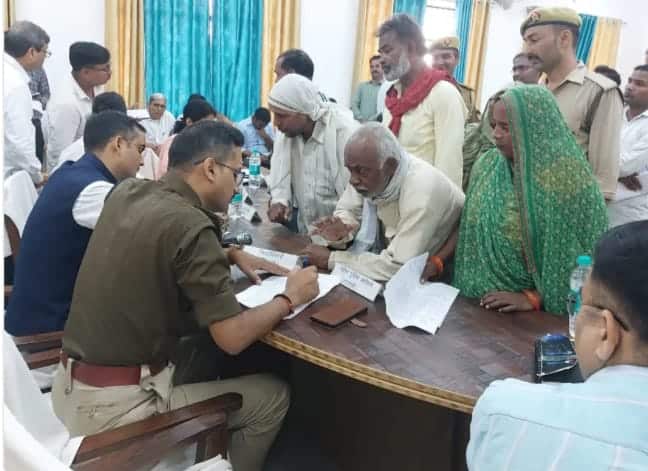 संपूर्ण समाधान दिवस में डीएम ने सुनी 185 फरियादें