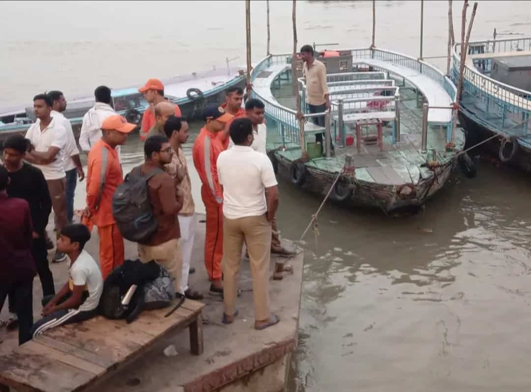 शीतलाघाट पर गंगा स्नान के दौरान युवक डूबा, एनडीआरएफ कर रही तलाश