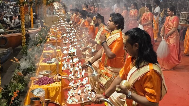 कार्तिक पूर्णिमा पर काशी की अद्भुत, अलौकिक और दिव्य देव दीपावली