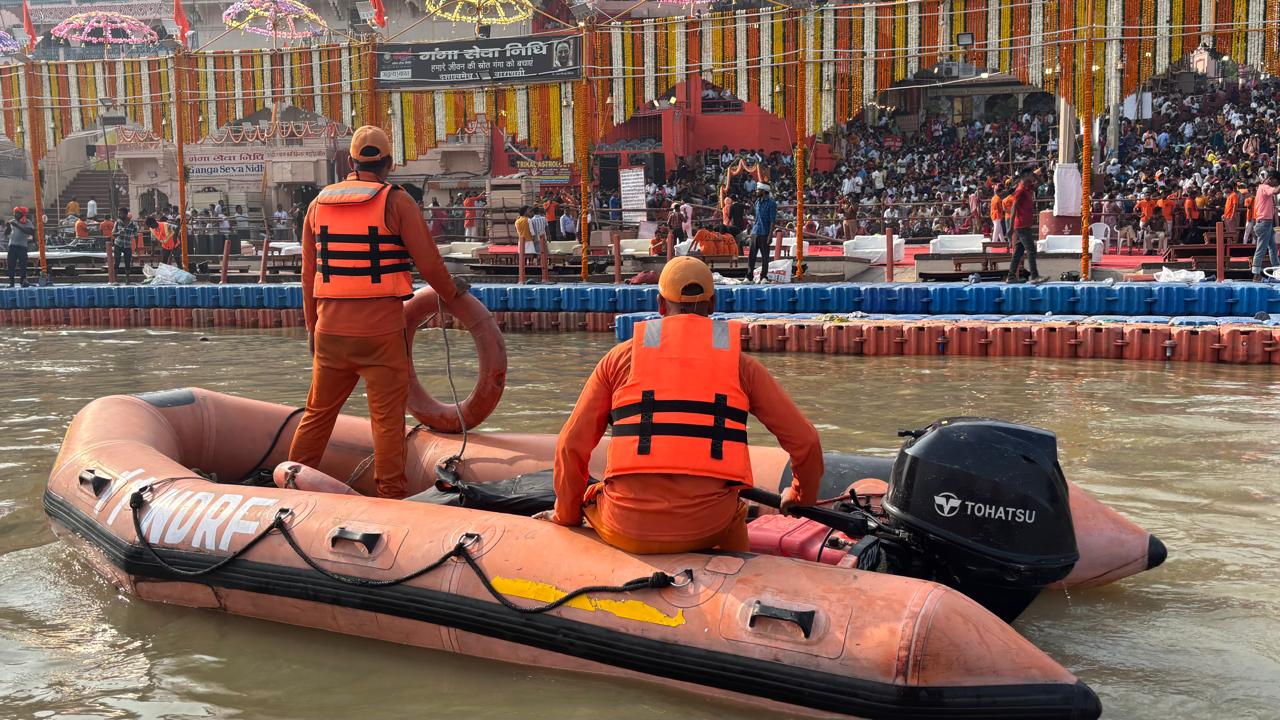 देव दीपावली : घाटों पर एनडीआरएफ की 9 टीमें तैनात